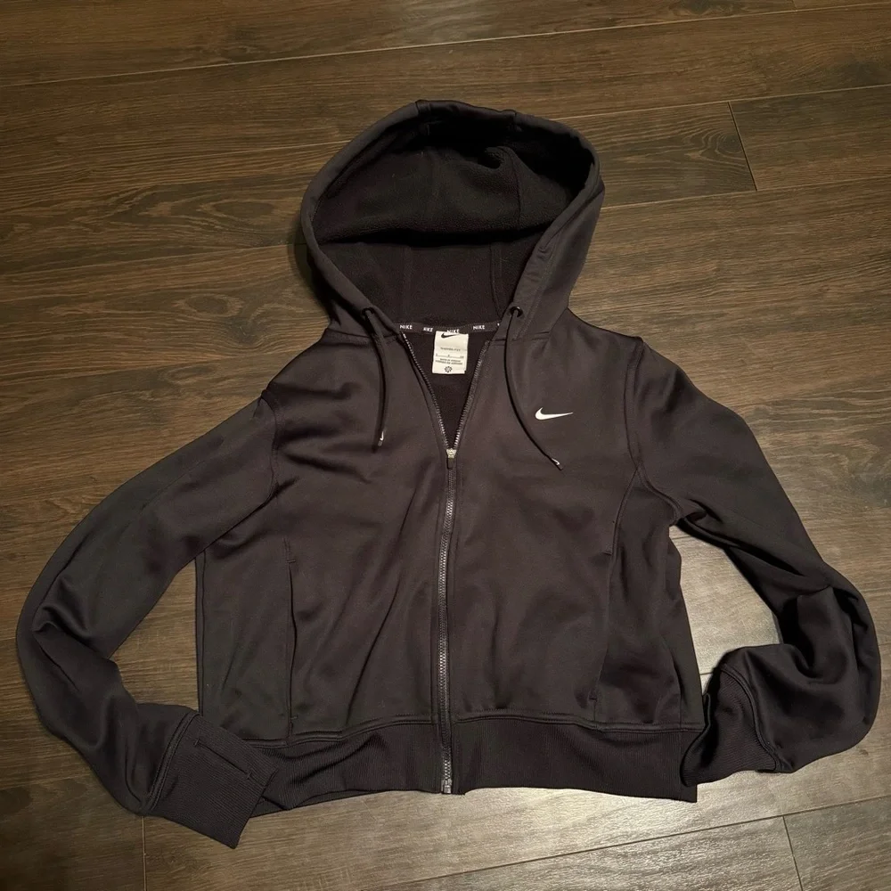 Nike classic black